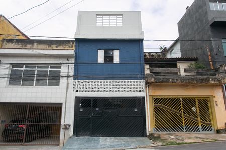 Casa para alugar com 130m², 2 quartos e 1 vaga Casa para alugar com 130m², 2 quartos e 1 vagaFachada