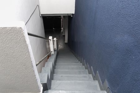 Casa para alugar com 130m², 2 quartos e 1 vaga Casa para alugar com 130m², 2 quartos e 1 vagaEscada - Entrada