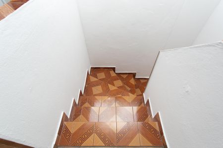 Casa para alugar com 130m², 2 quartos e 1 vaga Casa para alugar com 130m², 2 quartos e 1 vagaEscada