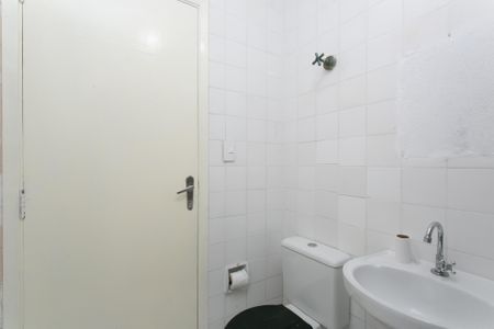 Casa para alugar com 130m², 2 quartos e 1 vaga Casa para alugar com 130m², 2 quartos e 1 vagaBanheiro Social