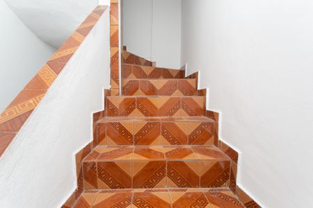 Casa para alugar com 130m², 2 quartos e 1 vaga Casa para alugar com 130m², 2 quartos e 1 vagaEscada