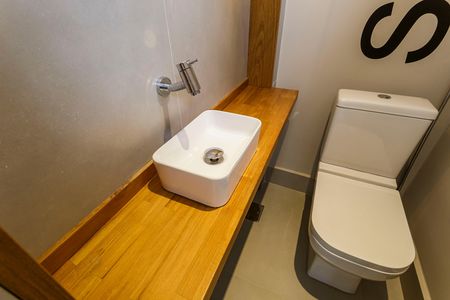 Apartamento à venda com 67m², 2 quartos e 1 vaga Apartamento à venda com 67m², 2 quartos e 1 vagaBanheiro de serviço
