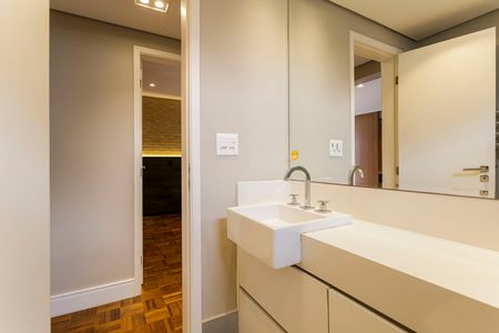 Apartamento à venda com 67m², 2 quartos e 1 vaga Apartamento à venda com 67m², 2 quartos e 1 vagaBanheiro