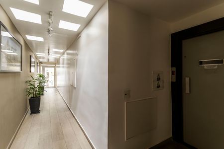 Apartamento à venda com 67m², 2 quartos e 1 vaga Apartamento à venda com 67m², 2 quartos e 1 vagaHall social