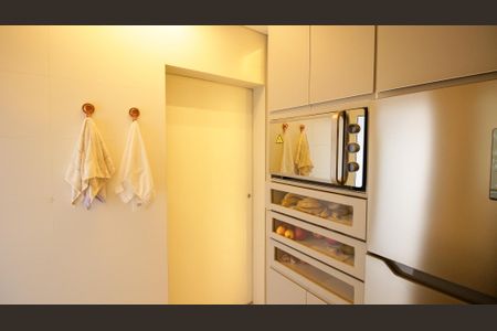 Casa à venda com 94m², 2 quartos e 2 vagas Casa à venda com 94m², 2 quartos e 2 vagasCozinha