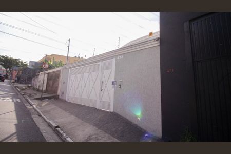 Casa à venda com 94m², 2 quartos e 2 vagas Casa à venda com 94m², 2 quartos e 2 vagasFachada