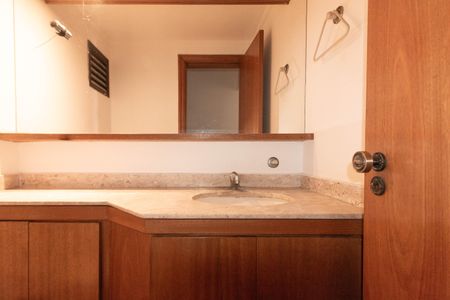 Apartamento à venda com 163m², 4 quartos e 3 vagasBanheiro