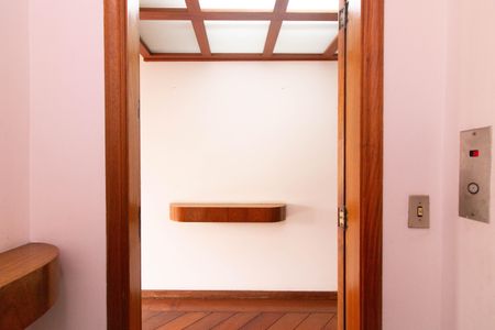 Apartamento à venda com 163m², 4 quartos e 3 vagasHall privativo - elevador privativo