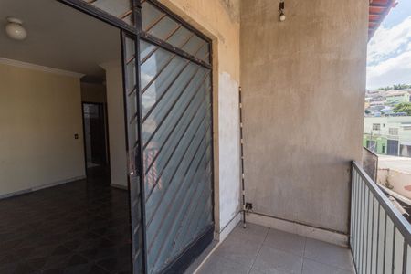 Casa à venda com 292m², 3 quartos e 6 vagas Casa à venda com 292m², 3 quartos e 6 vagasVaranda da Sala 3