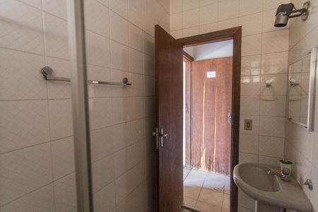 Casa à venda com 292m², 3 quartos e 6 vagas Casa à venda com 292m², 3 quartos e 6 vagasBanheiro de serviço