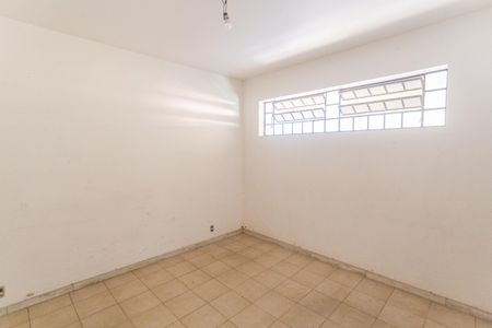 Casa à venda com 292m², 3 quartos e 6 vagas Casa à venda com 292m², 3 quartos e 6 vagasQuarto de Serviço