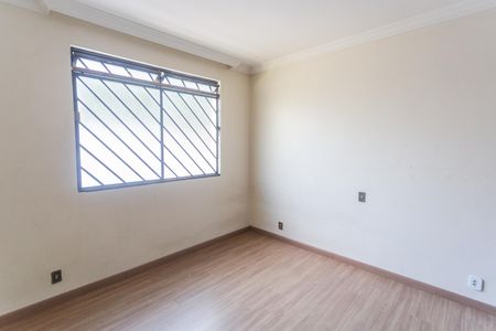 Casa à venda com 292m², 3 quartos e 6 vagas Casa à venda com 292m², 3 quartos e 6 vagasQuarto 2