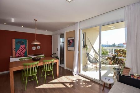 Apartamento à venda com 67m², 2 quartos e 1 vagaSala