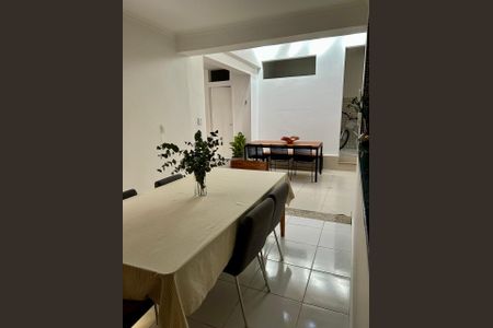 Casa à venda com 201m², 3 quartos e 3 vagas