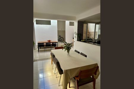 Casa à venda com 201m², 3 quartos e 3 vagas