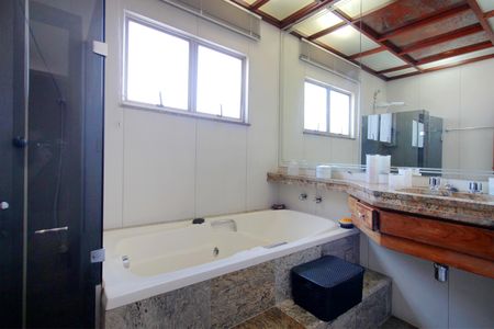 Apartamento à venda com 170m², 4 quartos e 2 vagasBanheiro da Semi suite