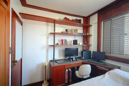 Apartamento à venda com 170m², 4 quartos e 2 vagasQuarto 3