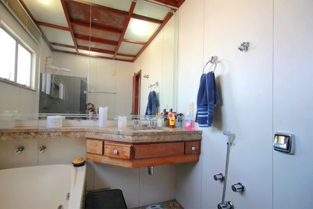 Apartamento à venda com 170m², 4 quartos e 2 vagasBanheiro da Semi suite