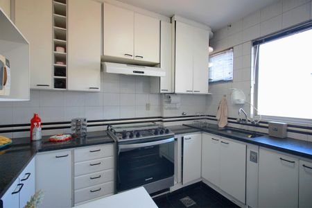 Apartamento à venda com 170m², 4 quartos e 2 vagasCozinha