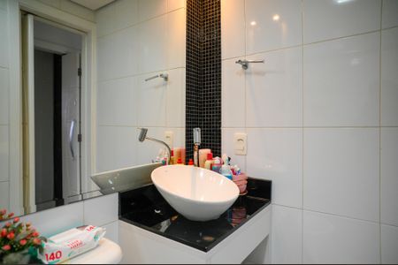 Apartamento à venda com 63m², 3 quartos e 1 vaga Apartamento à venda com 63m², 3 quartos e 1 vagaBanheiro Social