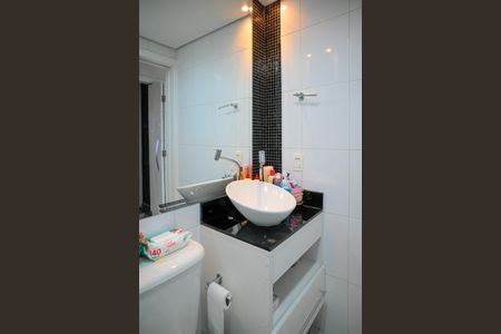 Apartamento à venda com 63m², 3 quartos e 1 vaga Apartamento à venda com 63m², 3 quartos e 1 vagaBanheiro Social