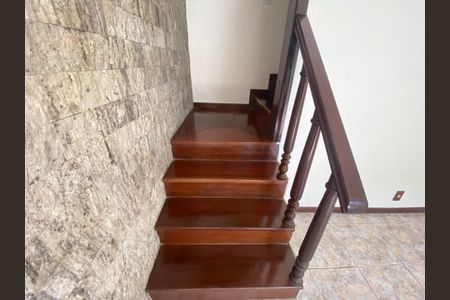 Casa à venda com 280m², 5 quartos e 1 vaga Casa à venda com 280m², 5 quartos e 1 vagaCirculação