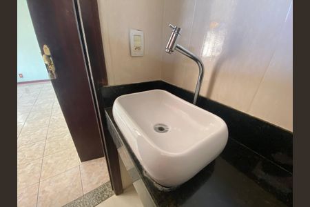 Casa à venda com 280m², 5 quartos e 1 vaga Casa à venda com 280m², 5 quartos e 1 vagaBanheiro da Suíte