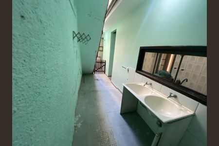 Casa à venda com 280m², 5 quartos e 1 vaga Casa à venda com 280m², 5 quartos e 1 vagaArea de Serviço