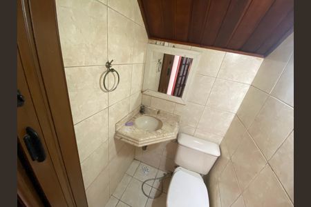 Casa à venda com 280m², 5 quartos e 1 vaga Casa à venda com 280m², 5 quartos e 1 vagaLavabo