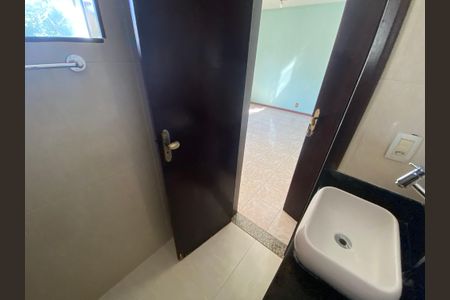 Casa à venda com 280m², 5 quartos e 1 vaga Casa à venda com 280m², 5 quartos e 1 vagaBanheiro da Suíte