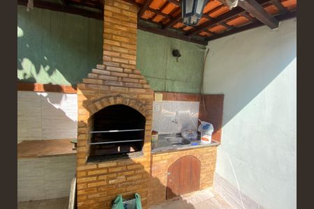 Casa à venda com 280m², 5 quartos e 1 vaga Casa à venda com 280m², 5 quartos e 1 vagaArea Churrasco