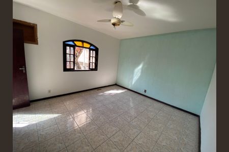 Casa à venda com 280m², 5 quartos e 1 vaga Casa à venda com 280m², 5 quartos e 1 vagaSuíte