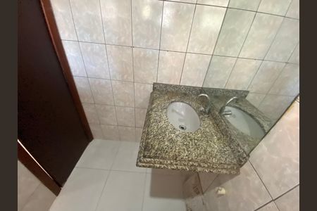 Casa à venda com 280m², 5 quartos e 1 vaga Casa à venda com 280m², 5 quartos e 1 vagaBanheiro