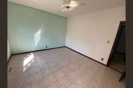 Casa à venda com 280m², 5 quartos e 1 vaga Casa à venda com 280m², 5 quartos e 1 vagaSuíte