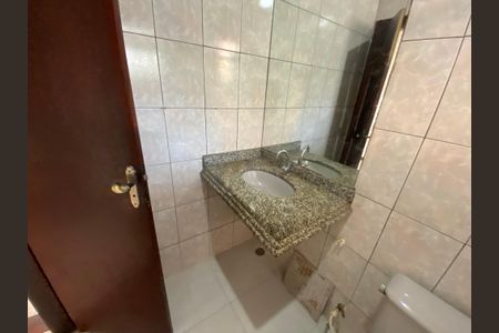 Casa à venda com 280m², 5 quartos e 1 vaga Casa à venda com 280m², 5 quartos e 1 vagaBanheiro