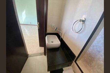 Casa à venda com 280m², 5 quartos e 1 vaga Casa à venda com 280m², 5 quartos e 1 vagaBanheiro da Suíte