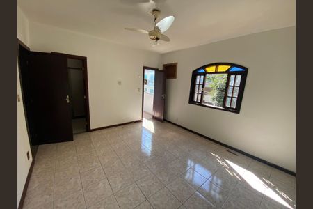 Casa à venda com 280m², 5 quartos e 1 vaga Casa à venda com 280m², 5 quartos e 1 vagaSuíte