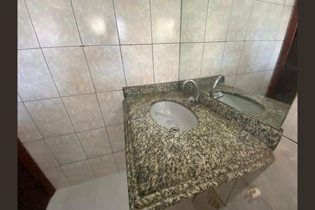 Casa à venda com 280m², 5 quartos e 1 vaga Casa à venda com 280m², 5 quartos e 1 vagaBanheiro