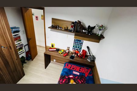 Casa à venda com 3 quartos, 224m² em Cidade das Flores, Osasco