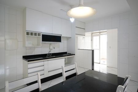 Apartamento para alugar com 79m², 2 quartos e 1 vagaCozinha