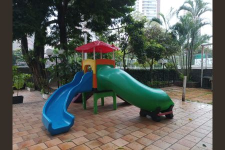 Apartamento à venda com 115m², 3 quartos e 1 vaga Apartamento à venda com 115m², 3 quartos e 1 vagaÁrea comum - Playground