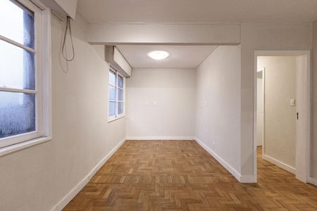 Apartamento à venda com 75m², 2 quartos e 1 vaga Apartamento à venda com 75m², 2 quartos e 1 vagaSala