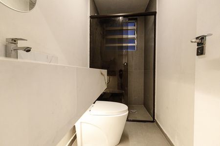 Apartamento à venda com 75m², 2 quartos e 1 vaga Apartamento à venda com 75m², 2 quartos e 1 vagaBanheiro Social