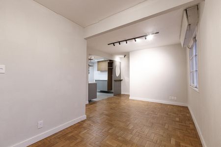 Apartamento à venda com 75m², 2 quartos e 1 vaga Apartamento à venda com 75m², 2 quartos e 1 vagaSala