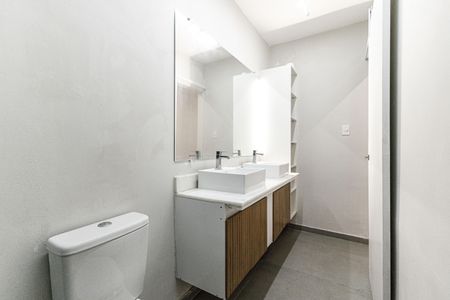Apartamento à venda com 75m², 2 quartos e 1 vaga Apartamento à venda com 75m², 2 quartos e 1 vagaBanheiro da Suíte