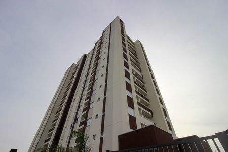 Apartamento para alugar com 56m², 2 quartos e 1 vaga Apartamento para alugar com 56m², 2 quartos e 1 vagaFachada