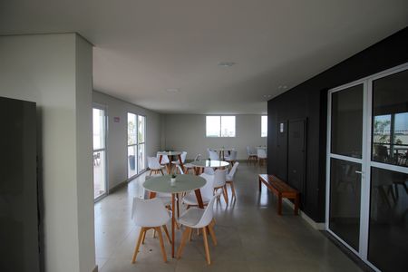Apartamento para alugar com 56m², 2 quartos e 1 vaga Apartamento para alugar com 56m², 2 quartos e 1 vagaÁrea comum - Salão de festas