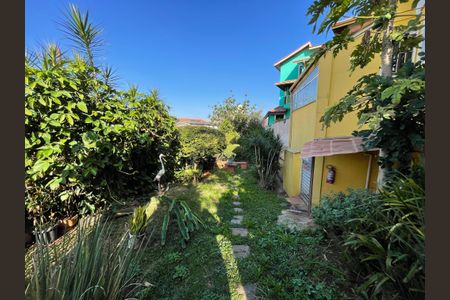 Casa de condomínio à venda com 137m², 4 quartos e 5 vagas Casa de condomínio à venda com 137m², 4 quartos e 5 vagasÁrea comum