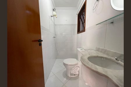 Casa de condomínio à venda com 137m², 4 quartos e 5 vagas Casa de condomínio à venda com 137m², 4 quartos e 5 vagasBanheiro 5