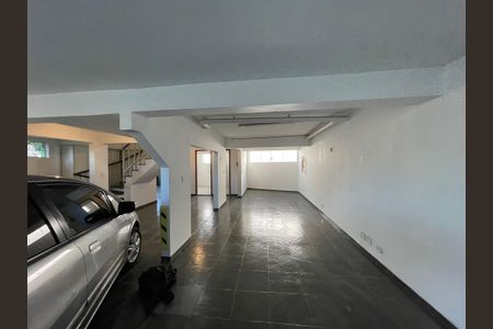 Casa de condomínio à venda com 137m², 4 quartos e 5 vagas Casa de condomínio à venda com 137m², 4 quartos e 5 vagasGaragem
